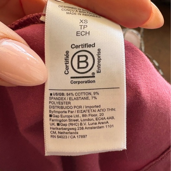 Athleta womens Effortless Tee Dress Sheath Berry Rose Size Extra Small
XS - Picture 8 of 8